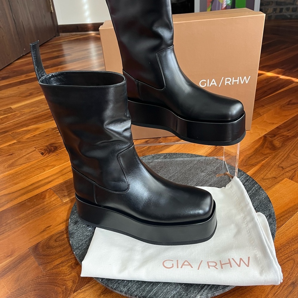 GIA BORGHINI
Rosie 23 platform-sole boots, size 38.5, NEW